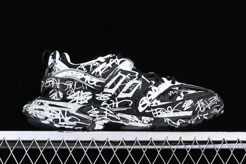 BALENCIAGA
