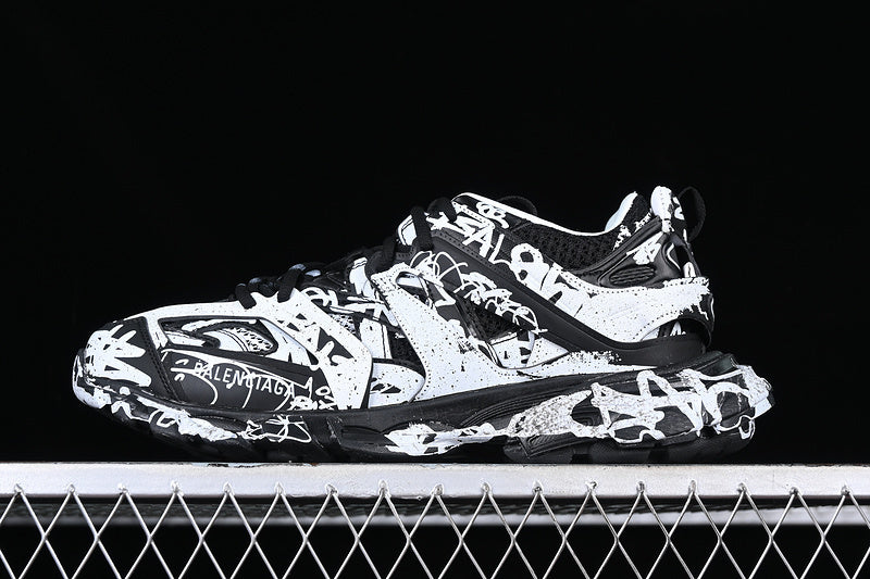 BALENCIAGA