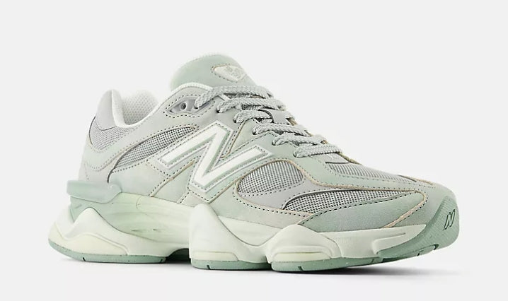 NEW BALANCE 9060 MOSAIC GREEN con SEA SALT